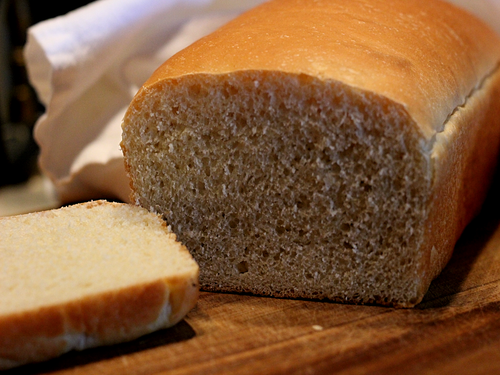 Perfect homemade sandwich bread recipe: Soft and fluffy loaf - Dani's ...