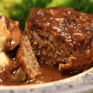 salisbury steak in mushroom gravy