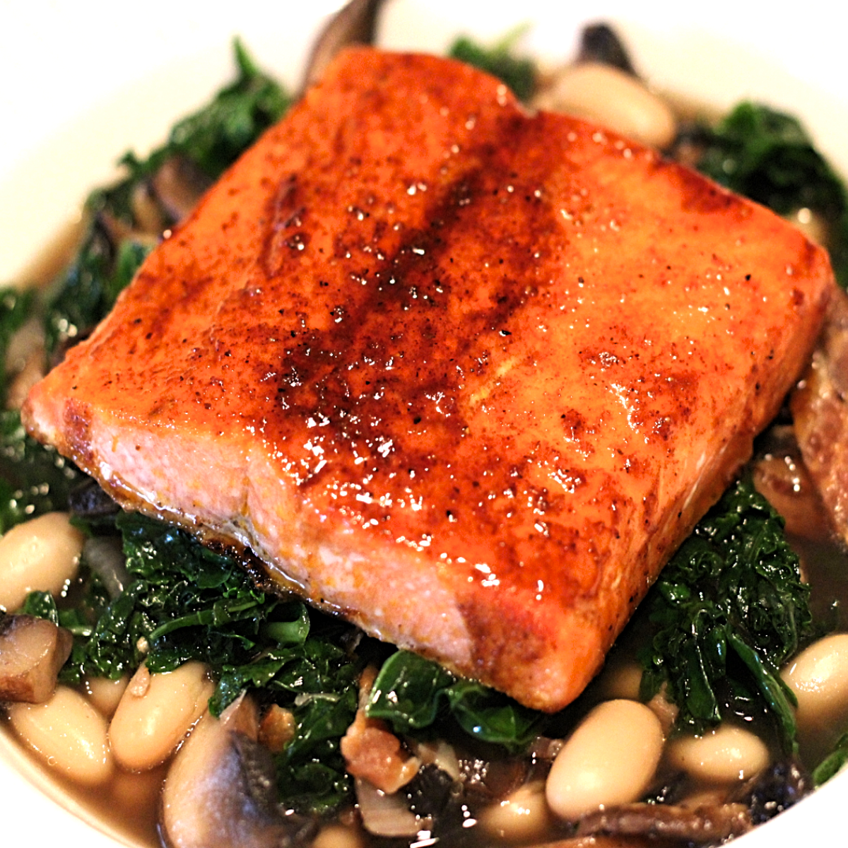 Easy Broiled Salmon Recipe with White Bean and Kale Ragout - Dani's ...