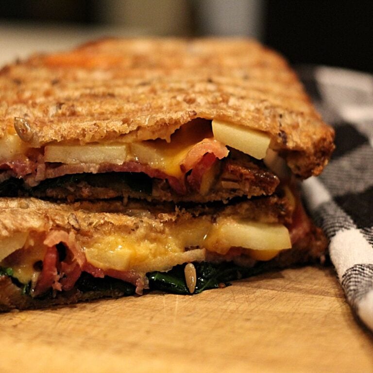 apple cheddar and bacon pannini