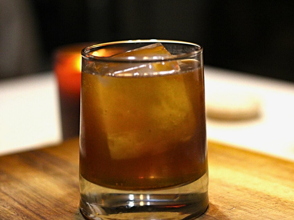 gingerbread fizz cocktail